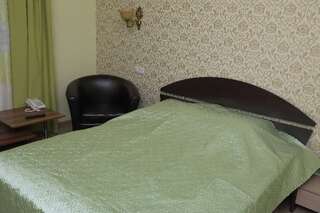 Гостиница Joy Нижний Новгород Двухместный номер с 1 кроватью или 2 отдельными кроватями и собственной внешней ванной комнатой-1